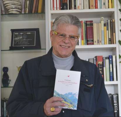 L aut&euml;ur dal pseudonim Clambagio cun si ultim liber.
