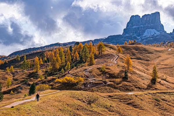 media/k2/galleries/20122/thumbs/beautiful-landscape-view-passo-falzarego-territory-agordo-cortina-d-ampezzo-dolomiti-italy_web.jpg
