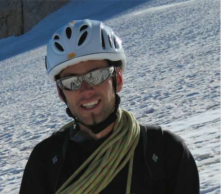 Thomas Zanoner, geologh e capostazion del Socors de Moena.
