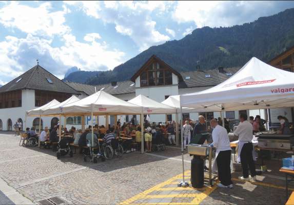 Ntan la festa da d’instà dla Cësa de Paussa San Durich a Urtijëi.
