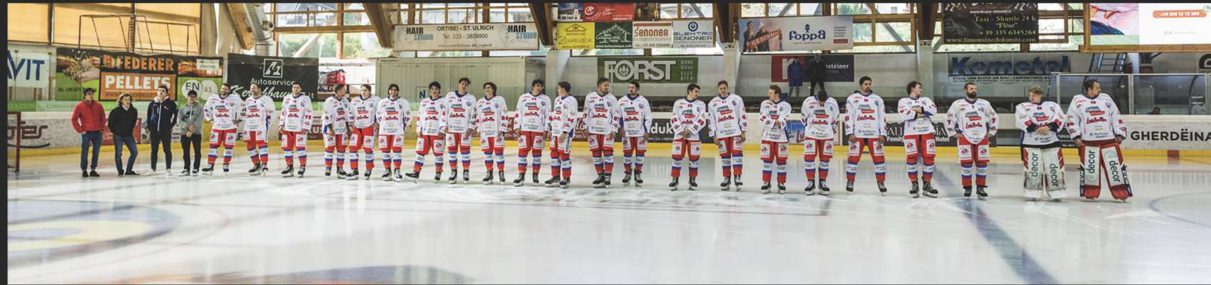 La prima scuadra dl HC Gherdëina ie unida prejenteda nstadì (foto: ASP).
