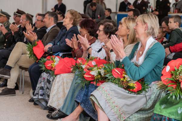 Autorités y totes pro la festa. (Foto: © Gianvito Coco)
