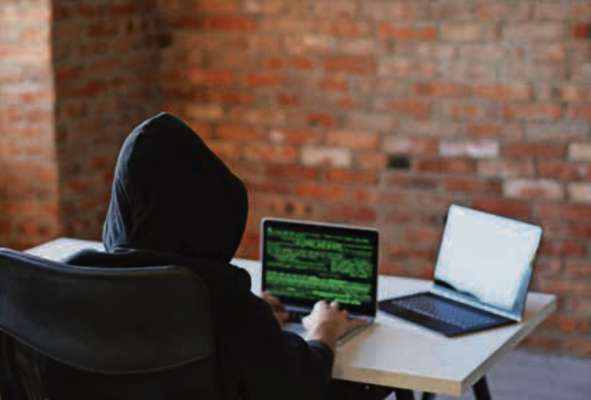 Co fá sce le profil vëgn hackeré? Liede sön le sit dla ZCE. (foto: Freepik) 
