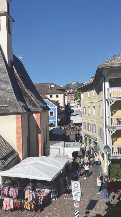  Marcià de San Matie tl raion da jì a pe de Urtijëi, n mierculdi de chëst’ena.
