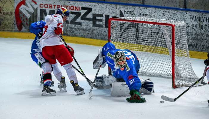 Na azion de la pruma partida di Falcons contro l Salzburg. (Ph: Doriano Brunel)
