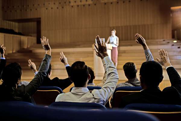 media/k2/galleries/21306/thumbs/female-business-executive-giving-speech_web.jpg