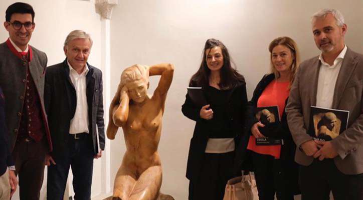 Luca Guglielmi, Walter Kaswalder, Anastasia Cigolla, elena Testor e Lorenzo Ossanna a l’inaudazion de la mostra, vejin a na Ondina de Reinhold.
