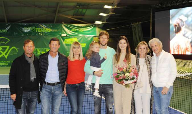 Seppi cun familia y cun chi che ti à judà dal pont de ududa sportif, per na cariera de marueia (foto: Alex Runggaldier).
