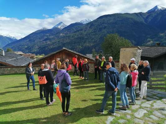 Tratan le proiet s’á i rapresentanc di trëi comuns incunté plü iadi. Chiló ési a Virgen tl Tirol, ala fin de setëmber. 
