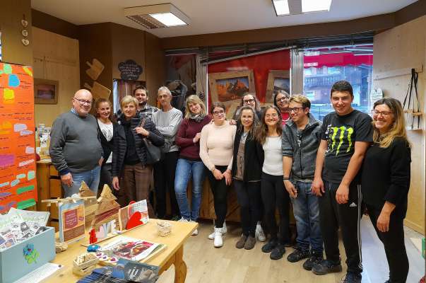 media/k2/galleries/21700/thumbs/Ensema_Ciampedel_staff.jpg