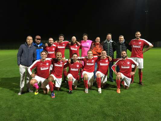 La squadra di Amatori de la Monti Pallidi col president Carlo Ganz.
