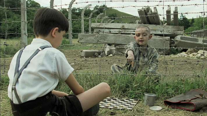 Na scena del film tout dal liber 'Il bambino con il pigiama a righe".
