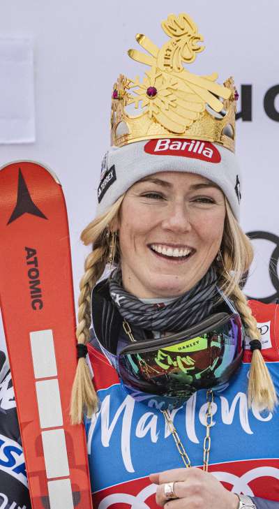 Mikaela Shiffrin a Al Plan. Al Plan se recordarara por tres: avisa chiló ára batü le récord de devëntes de Copa dl Monn dla Vonn, alzann le livel bëgn a 84 indöt! foto: harald wisthaler/plan de corones
