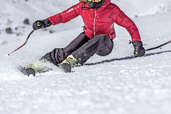 media/k2/galleries/22761/thumbs/young-blonde-woman-skiing-sunny-day_web.jpg