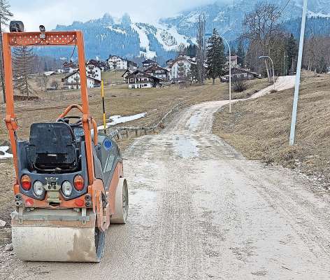 Ra strada de Meleres: una ota r’ea dreta e garia, ades r’é duta a bisciaboa.
