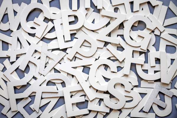 media/k2/galleries/22928/thumbs/mixed-letters-pile-top-view-photo_web.jpg