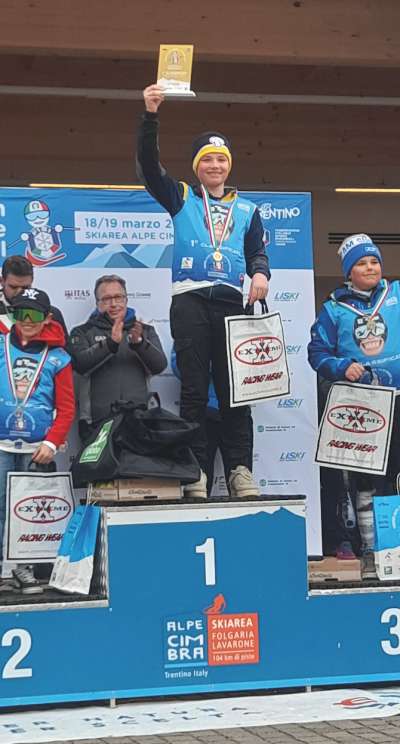 Stefan Prinoth dl Schi Club Gherdëina à venciù la garejeda de schicross de n dumuenia.
