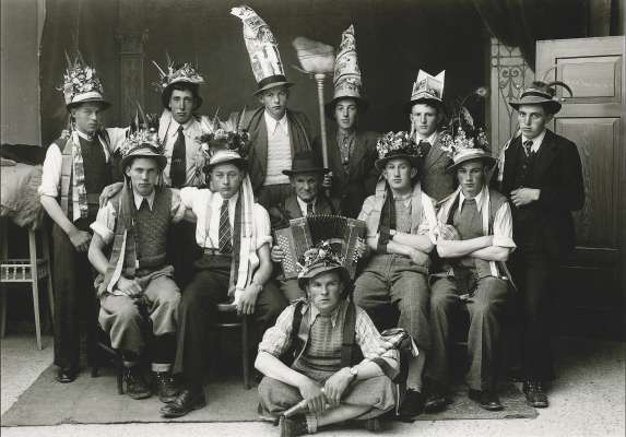 I mutons nasciui tl 1923 che ie jic a tré zedules.
