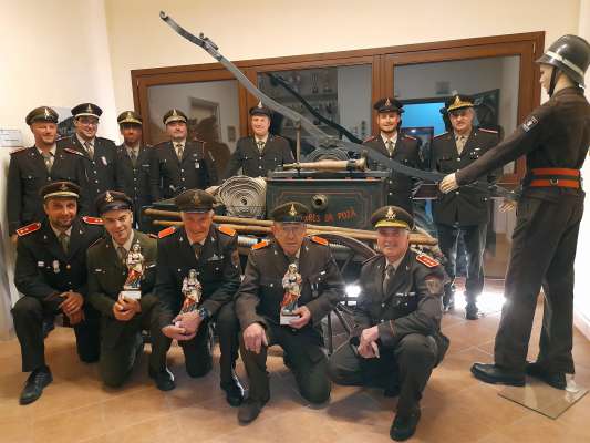 media/k2/galleries/23601/thumbs/studafech_onorares_grop.jpg