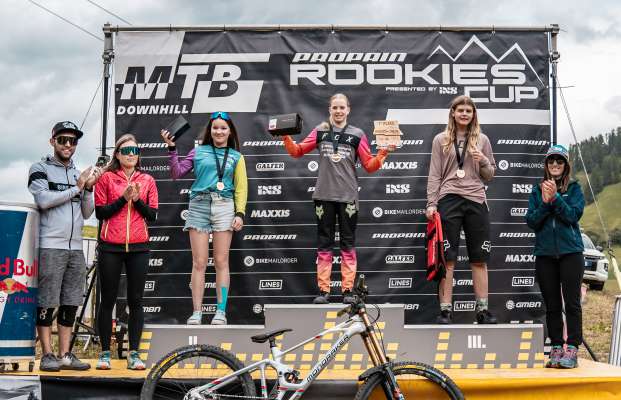 Podest dla categoria "Girls U13/U15": 1. post por la todëscia Karla Jörger, 2. post por Lynn Maria Berger dal’Austria y al 3. post Neel Riiber dala Danimarca.

