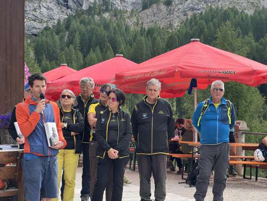 media/k2/galleries/24827/thumbs/Scontreda_lies_mont_Contrin_micheluzzi_diretif_autorita.jpg