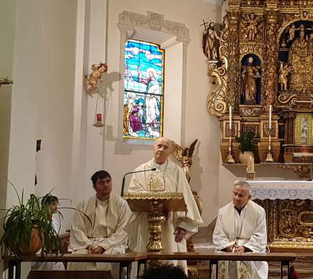 media/k2/galleries/24936/thumbs/Padre_Giovanni_Baila_messa_90egn.jpg