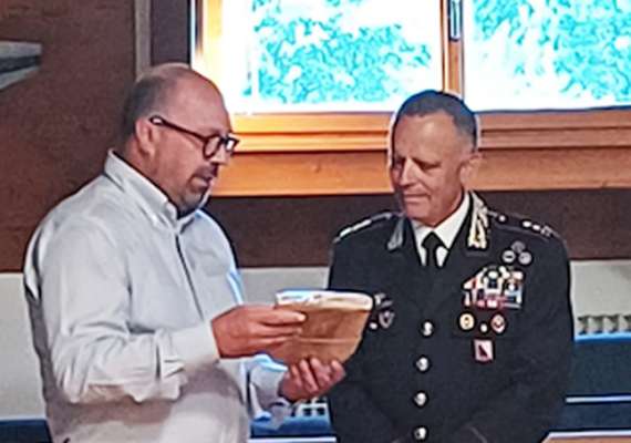 media/k2/galleries/24937/thumbs/Salut_procurador_Molinari.jpg
