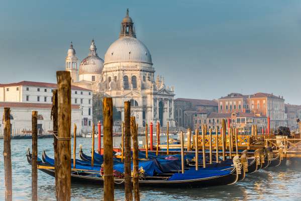 media/k2/galleries/24947/thumbs/basilica-santa-maria-della-salud-venice.jpg