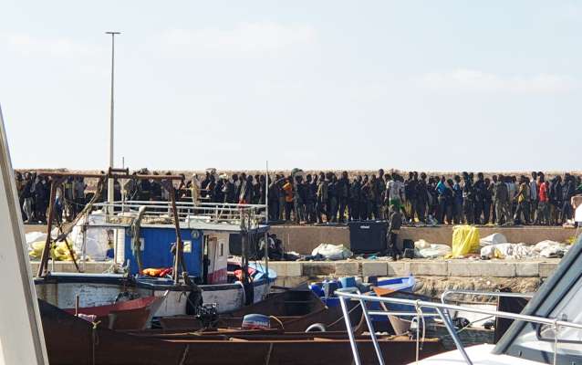 media/k2/galleries/24981/thumbs/Lampedusa2_migranc_molo.jpg