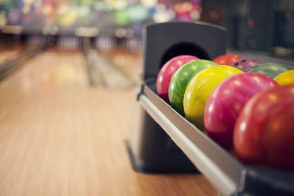 media/k2/galleries/25045/thumbs/close-up-bowling-balls.jpg