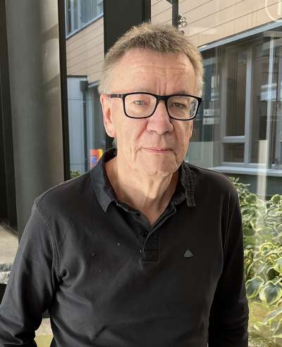 Hansi Comploi da Framacia.
