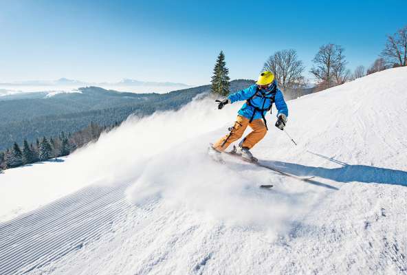media/k2/galleries/25553/thumbs/skier-slope-mountains-winter-day_web.jpg