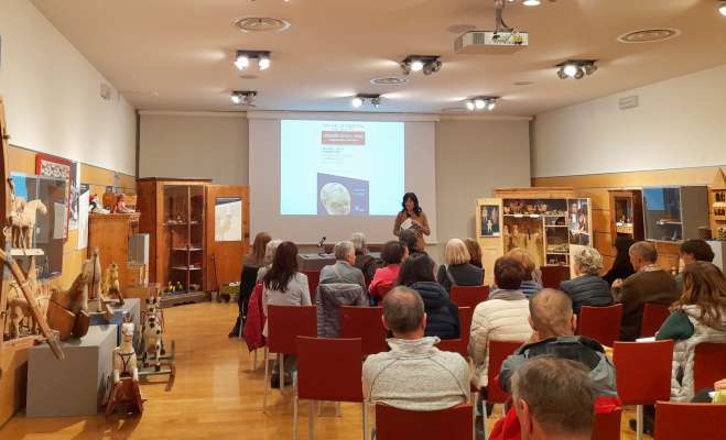 media/k2/galleries/25561/thumbs/Jeghes_Museo_Sabrina_sala.jpg