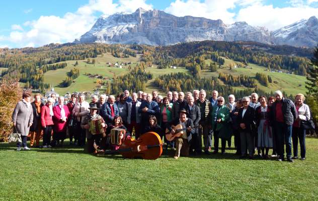 Chi dl 1943 dla Val Badia cun le "Conturines Echo".
