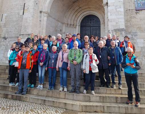L grop de fascegn tedant a la catedrala de Lisbona.
