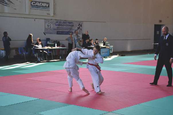 Alan Peristi à cumbatù a Riccione.
