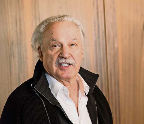 Giorgio Moroder: l ultimo referimënt al produtëur DJ de Urtijëi ie ruvà tl album de rap talian dl mumënt.
