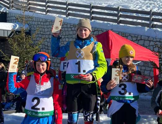 Podest dla categoria U14 mitans, cun al pröm post Miribung Francesca, Ski Team Alta Badia. foto: STAB
