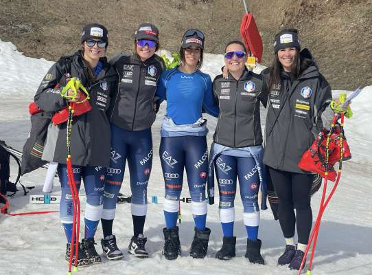 Cin' atletes ladines a Crans-Montana: dal Ski College ala Copa dl Mond
