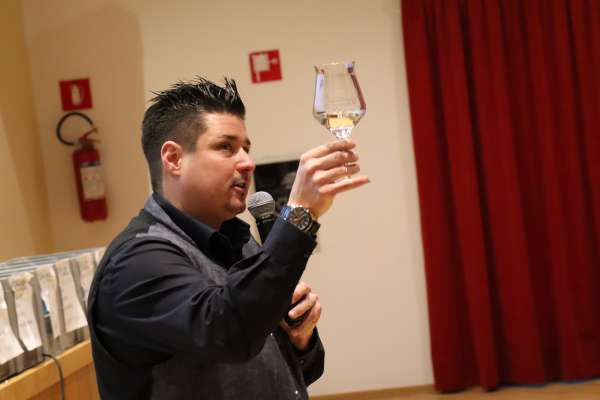 Le sommelier dles eghes André Hofer.
