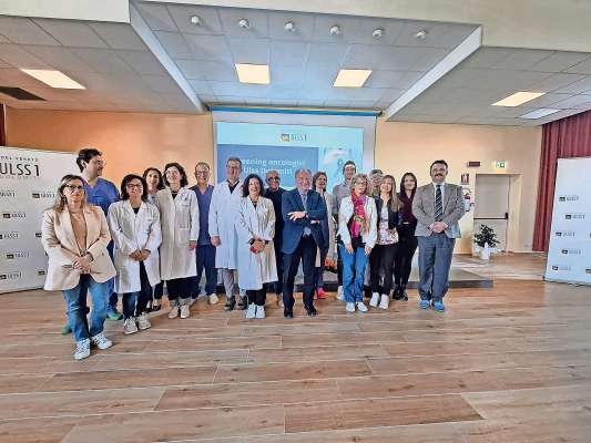Auta partecipazion nte la Ulss 1 Dolomiti ai screening oncologizi che ven cialei davò dal grop de referenc de l’azienda sanitara.
