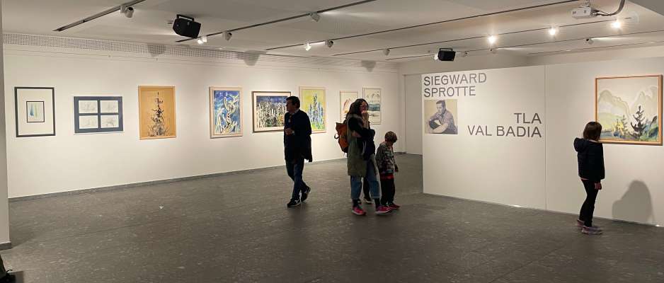 La secunda pert dla mostra é da odëi tl Istitut Ladin Micurá de Rü. foto:mo
