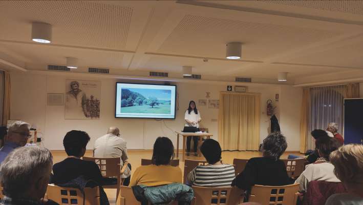 La duturëssa Laura Cuccarollo à rujenà dl rodul saniter y soziel dl testamënt biologich.
