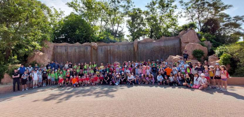 Le gran grup de mitans y mituns dala Val Badia.
