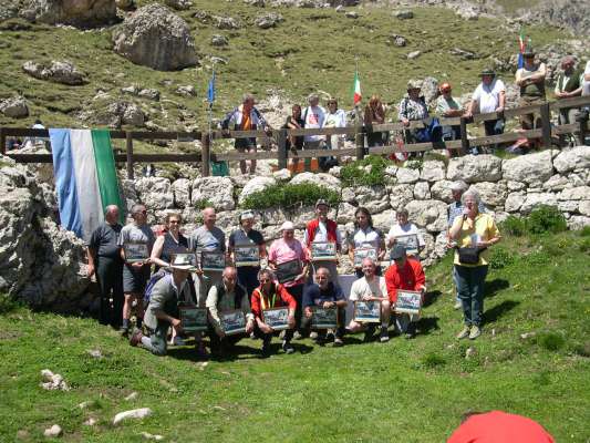 L CAI SAT Zenter Fascia aea endrezà sun Vael del 2005 la binèda de la Lies da mont ladines. 
