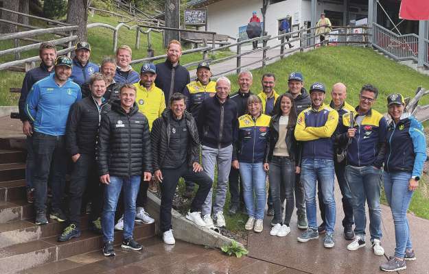 N’ancunteda nteressanta danter na delegazion dl cunsëi, di alenadëures y di respunsabli de de plu disciplines sportives dl SC Kitzbühl y dl SC Gherdëina.
