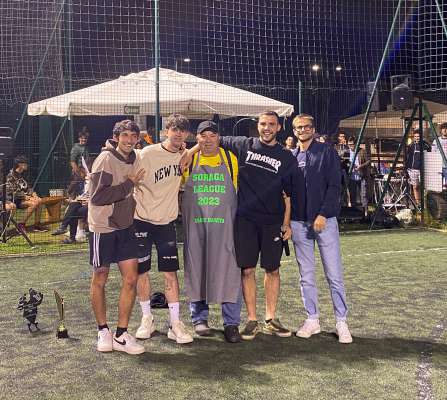 I organisadores del tornoi Soraga League con te mez Franco Zanon Bareta te n retrat del an passà..
