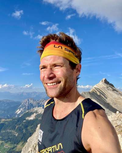 Luca Pescollderungg da La Ila, campiun europeich de Spartan Race.
