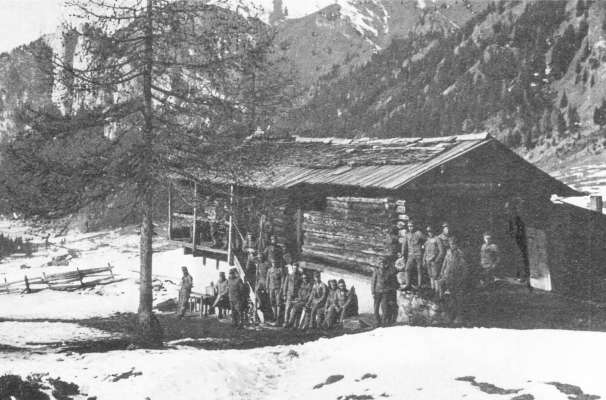 Sud&eacute; end&egrave;na la Gran Vera te la Mont de Poza. (Da "La guerra per immagini" de Guidi Alliney e Maurizio Dellantonio)
