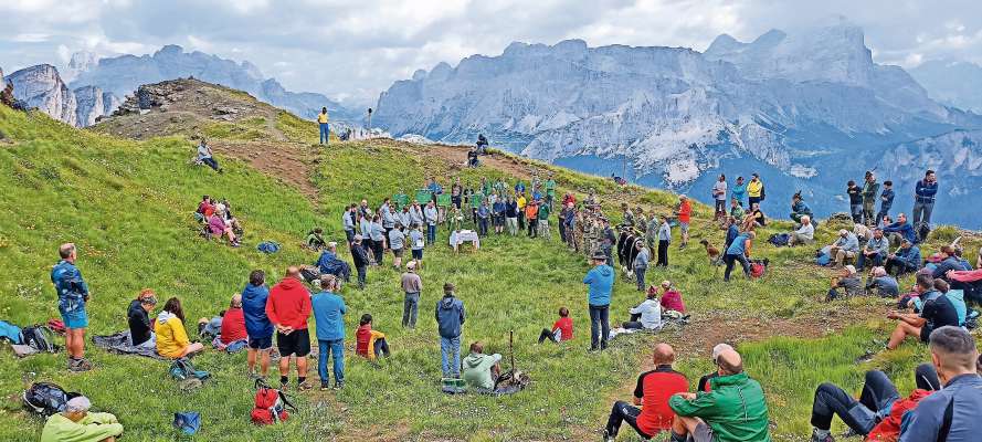 La S. Mëssa ntel busc de la mina sun Col de Lana.
